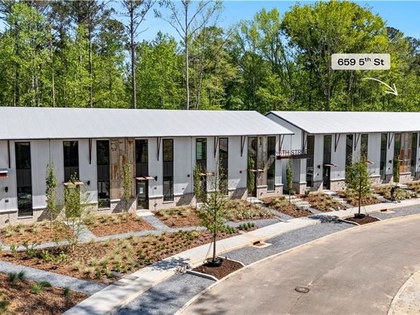 659 5th Street , Fayetteville, GA 30214