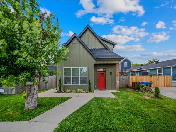 3022 Old Farmington Road , Fayetteville, AR 72704