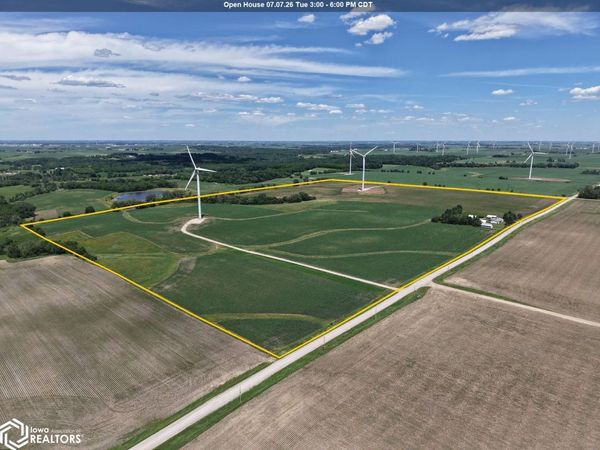 1364 80th St., Hampton, IA 50441