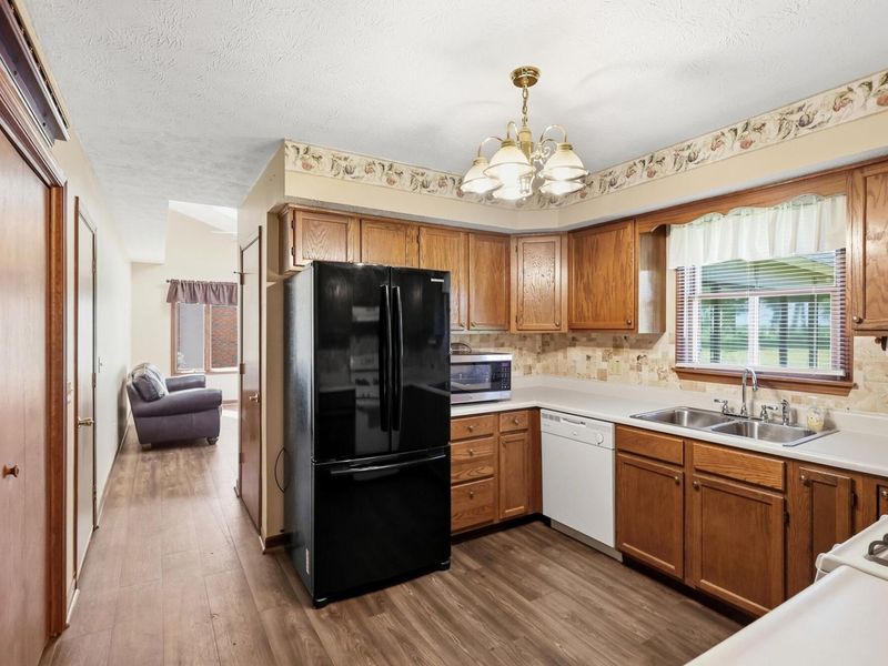 1703 Fox Ridge Drive, Springfield, OH 45503 Photo 12