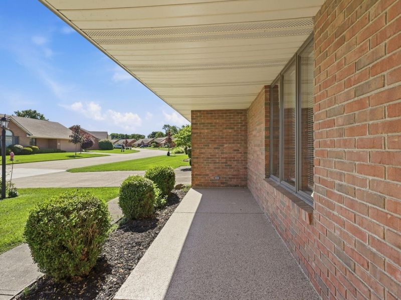 1703 Fox Ridge Drive, Springfield, OH 45503 Photo 3