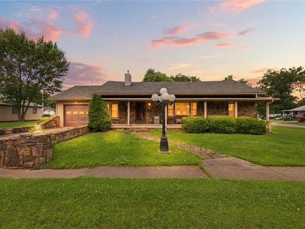 321 E Chestnut Street, Rich Hill, MO 64779