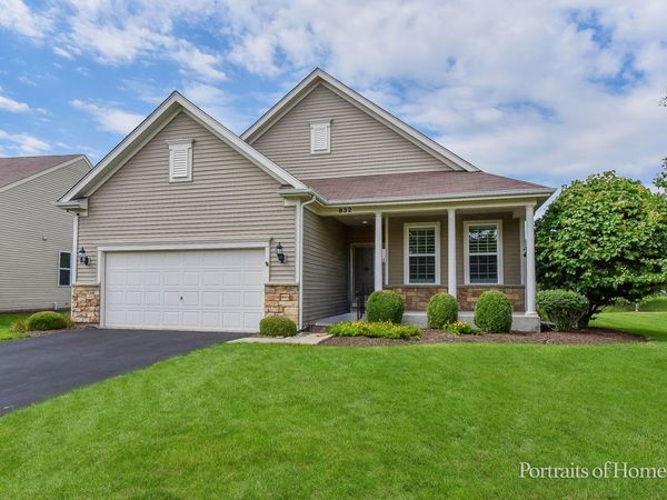 832 Colchester Drive , Oswego, IL 60543