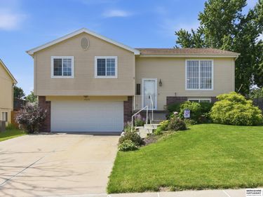 15453 Binney Street, Omaha, NE 68116