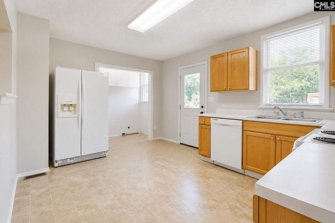 1113 & 1115 Brown Boulevard  Photo 7