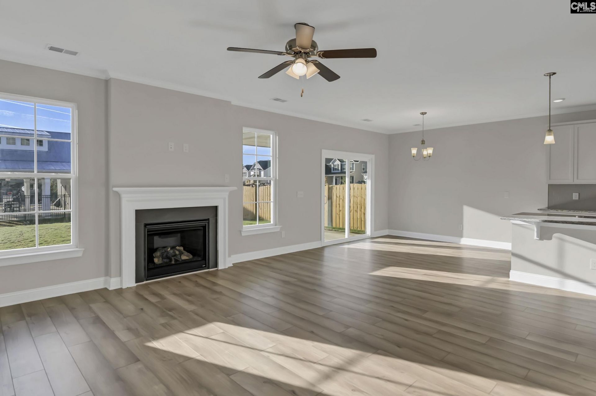 635 Thunder Gulch Avenue Photo 12