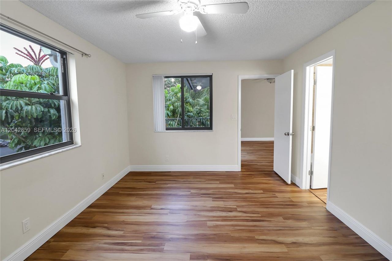 10111 W Sunrise Blvd , Unit 303, Plantation, FL 33322 Photo