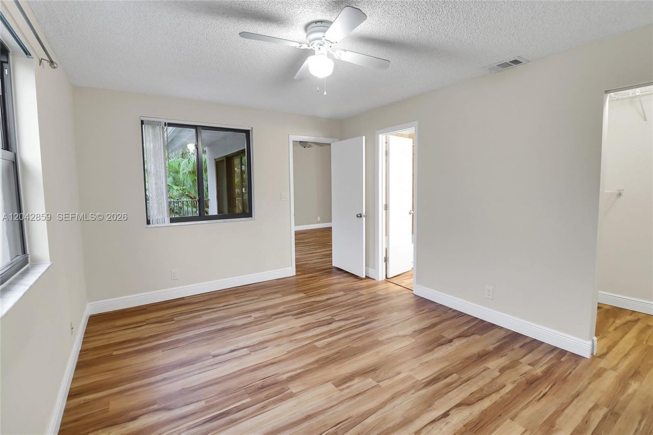 10111 W Sunrise Blvd , Unit 303, Plantation, FL 33322 Photo