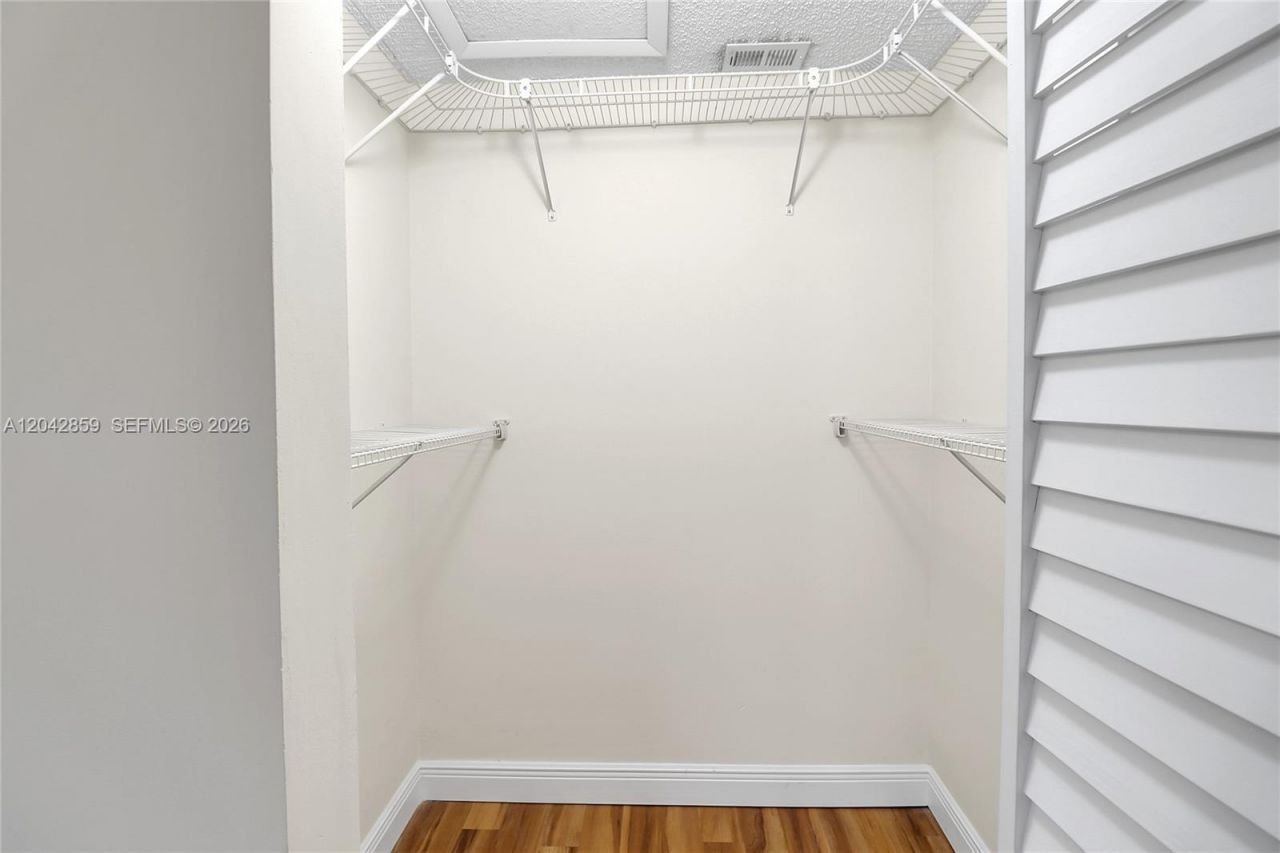 10111 W Sunrise Blvd , Unit 303, Plantation, FL 33322 Photo