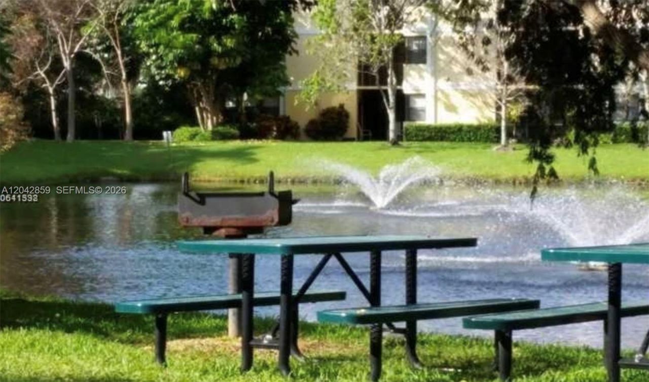 10111 W Sunrise Blvd , Unit 303, Plantation, FL 33322 Photo