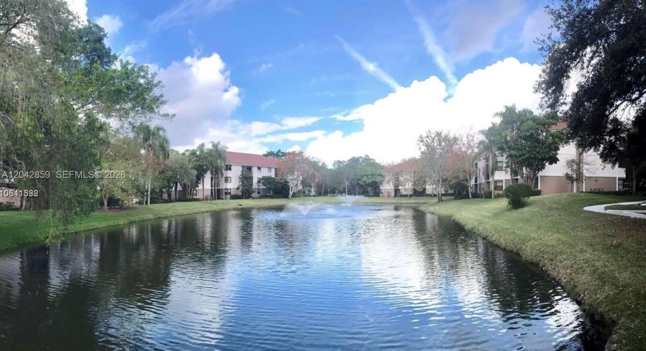 10111 W Sunrise Blvd , Unit 303, Plantation, FL 33322 Photo