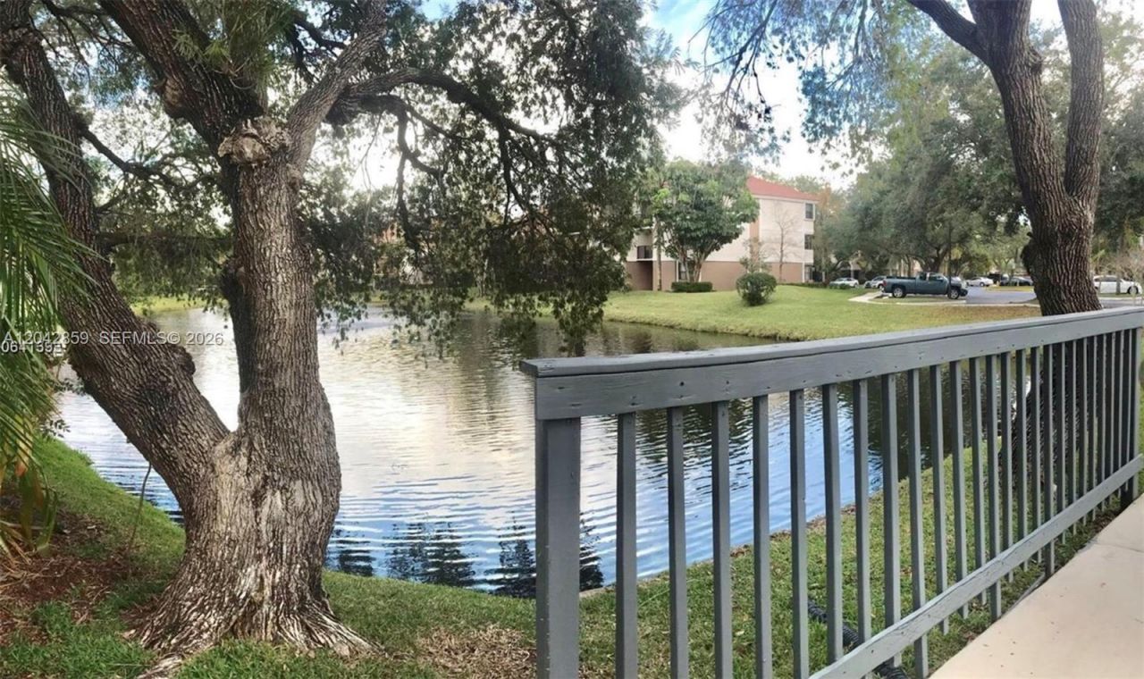10111 W Sunrise Blvd , Unit 303, Plantation, FL 33322 Photo