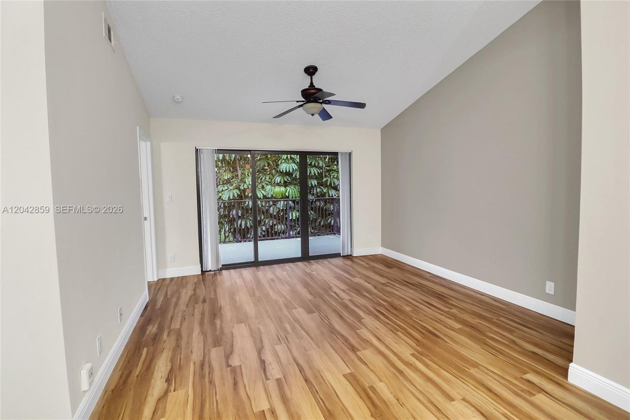 10111 W Sunrise Blvd , Unit 303, Plantation, FL 33322 Photo