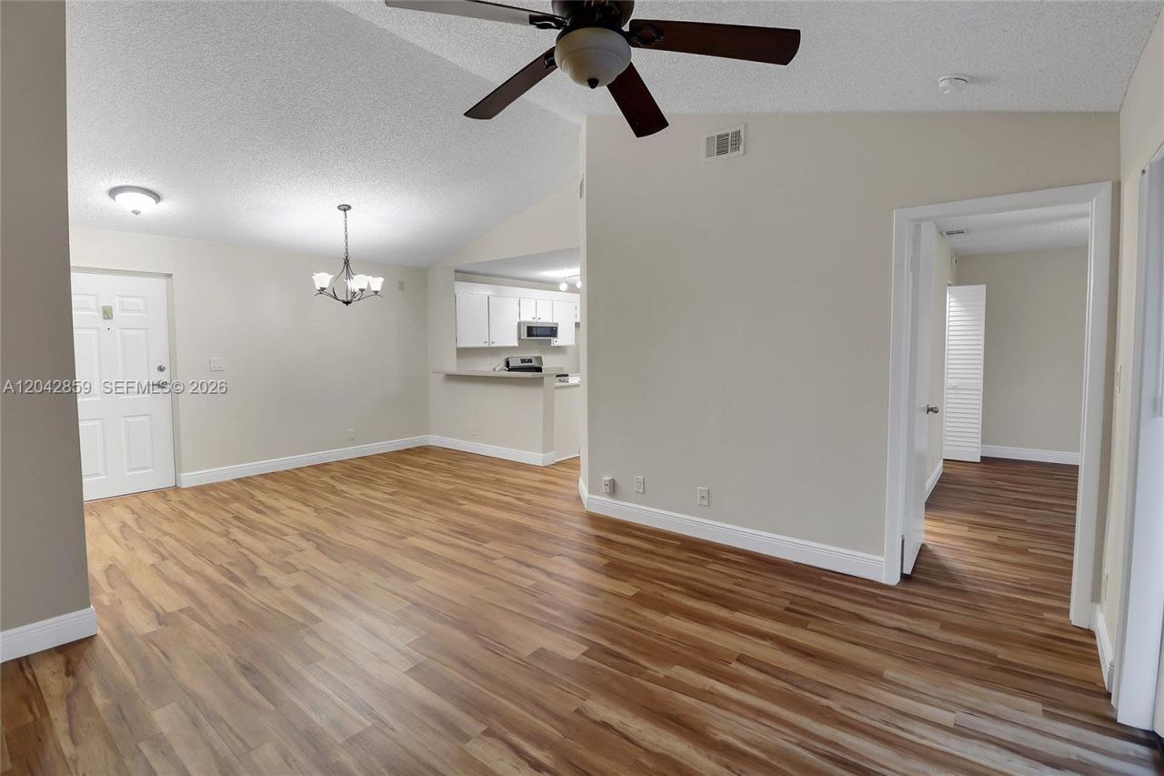 10111 W Sunrise Blvd , Unit 303, Plantation, FL 33322 Photo