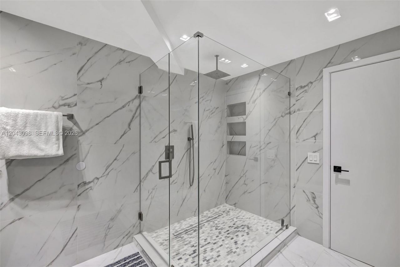 2751 S Ocean Dr , Unit 404N, Hollywood, FL 33019 Photo