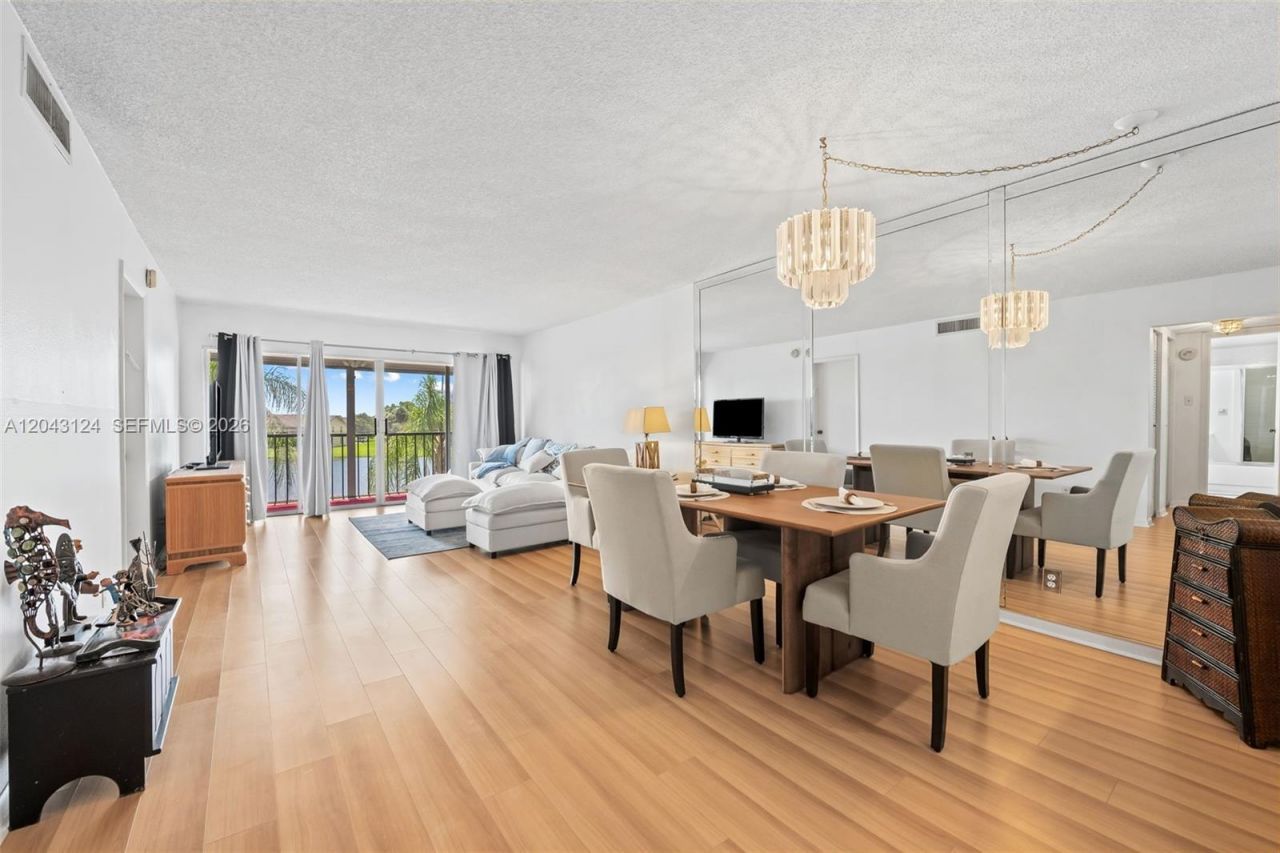 4025 N Nob Hill Rd , Unit 301, Sunrise, FL 33351 Photo