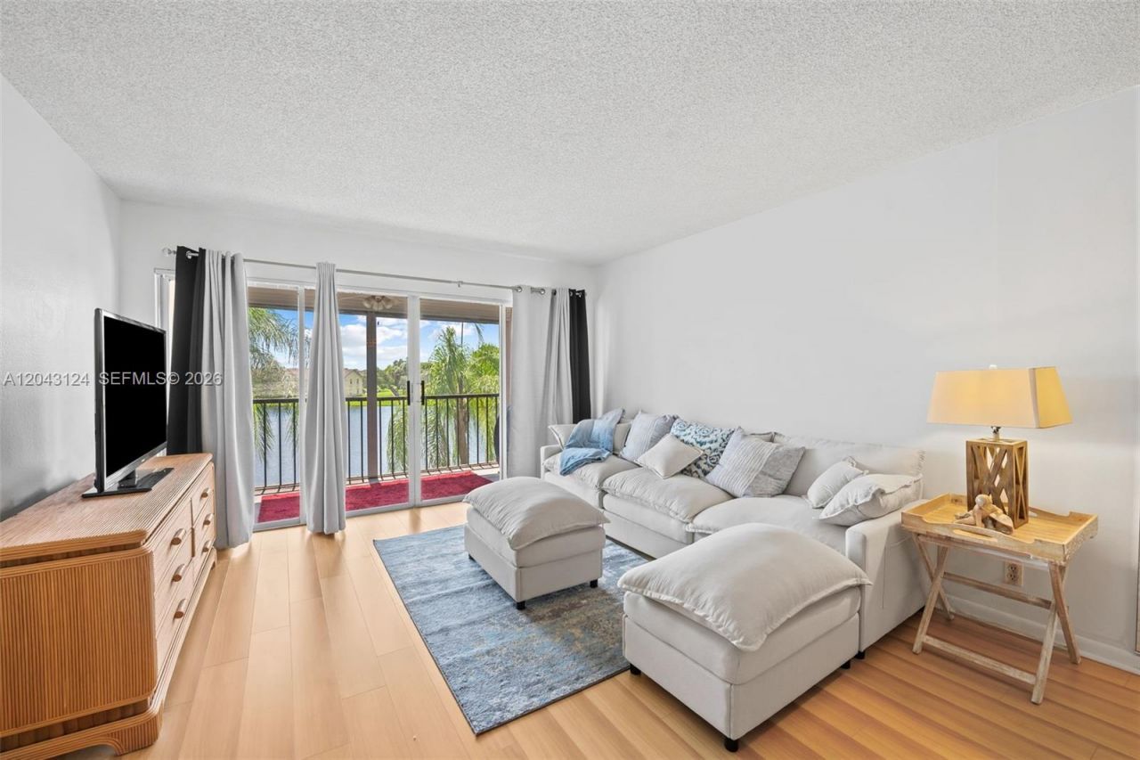 4025 N Nob Hill Rd , Unit 301, Sunrise, FL 33351 Photo