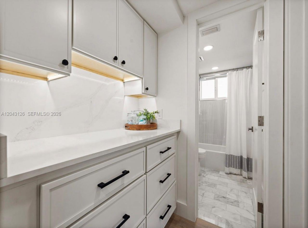 7505 SW 82nd St, Unit 208, Miami, FL 33143 Photo