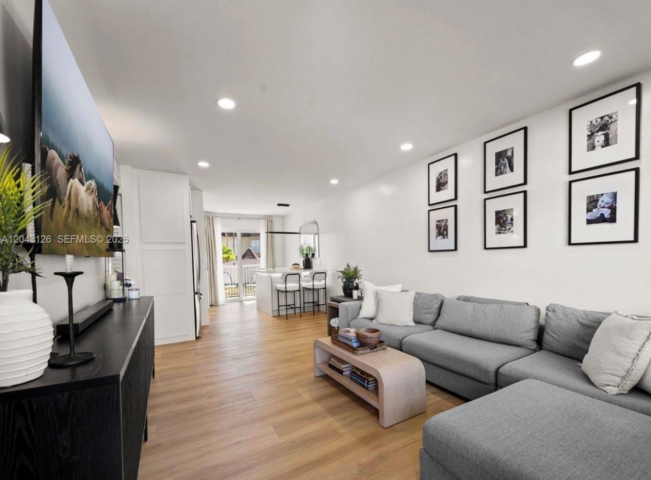 7505 SW 82nd St, Unit 208, Miami, FL 33143 Photo
