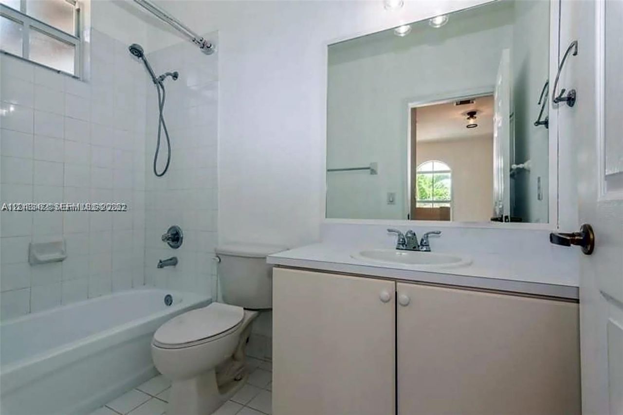 11497 NW 78th Ter , Unit ., Doral, FL 33178 Photo
