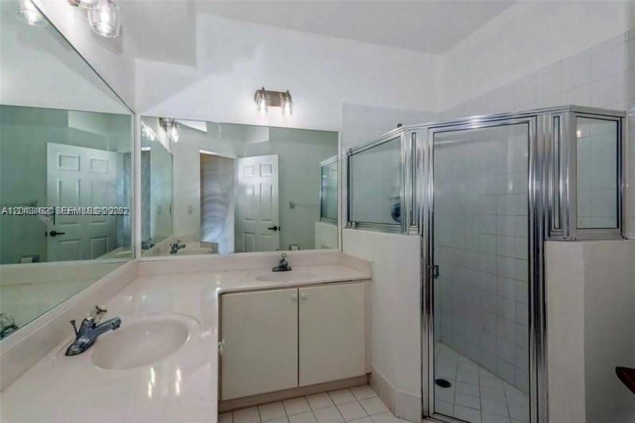 11497 NW 78th Ter , Unit ., Doral, FL 33178 Photo