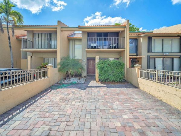 740 E Coco Plum Circle, Unit 3, Plantation, FL 33324