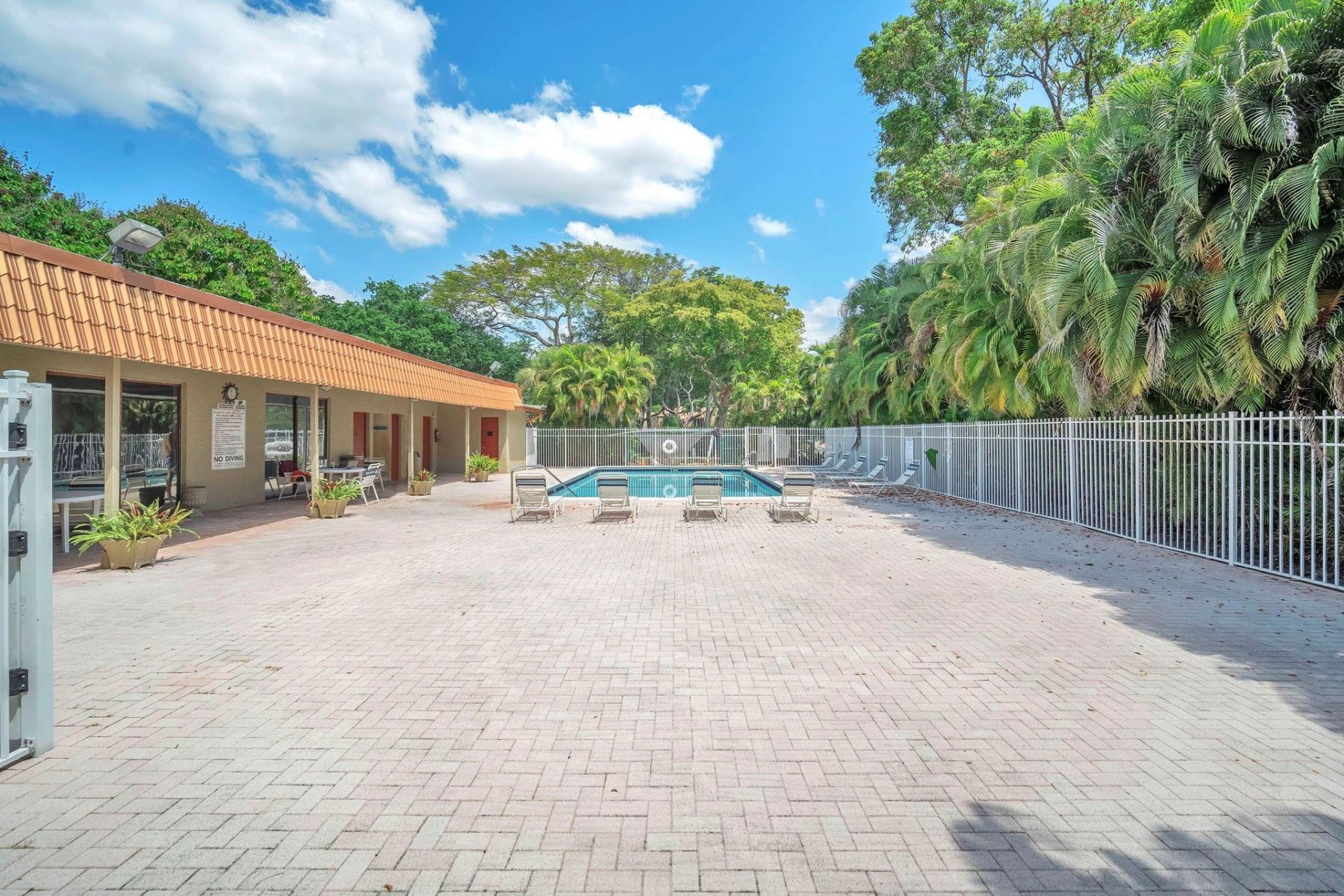 740 E Coco Plum Circle, Unit 3, Plantation, FL 33324 Photo
