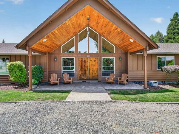 2240 Hull Road, Medford, OR 97501