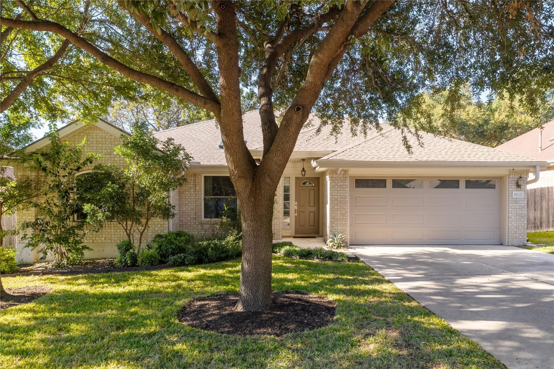 8820 Escabosa Dr, Austin, TX 78748 Main Photo