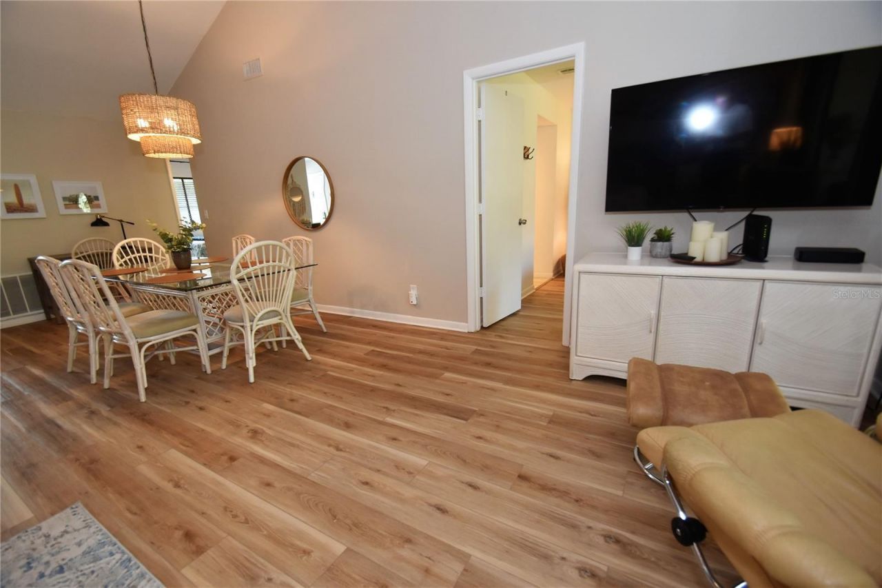 1712 Glenhouse Drive, Unit GL417, Sarasota, FL 34231 Photo