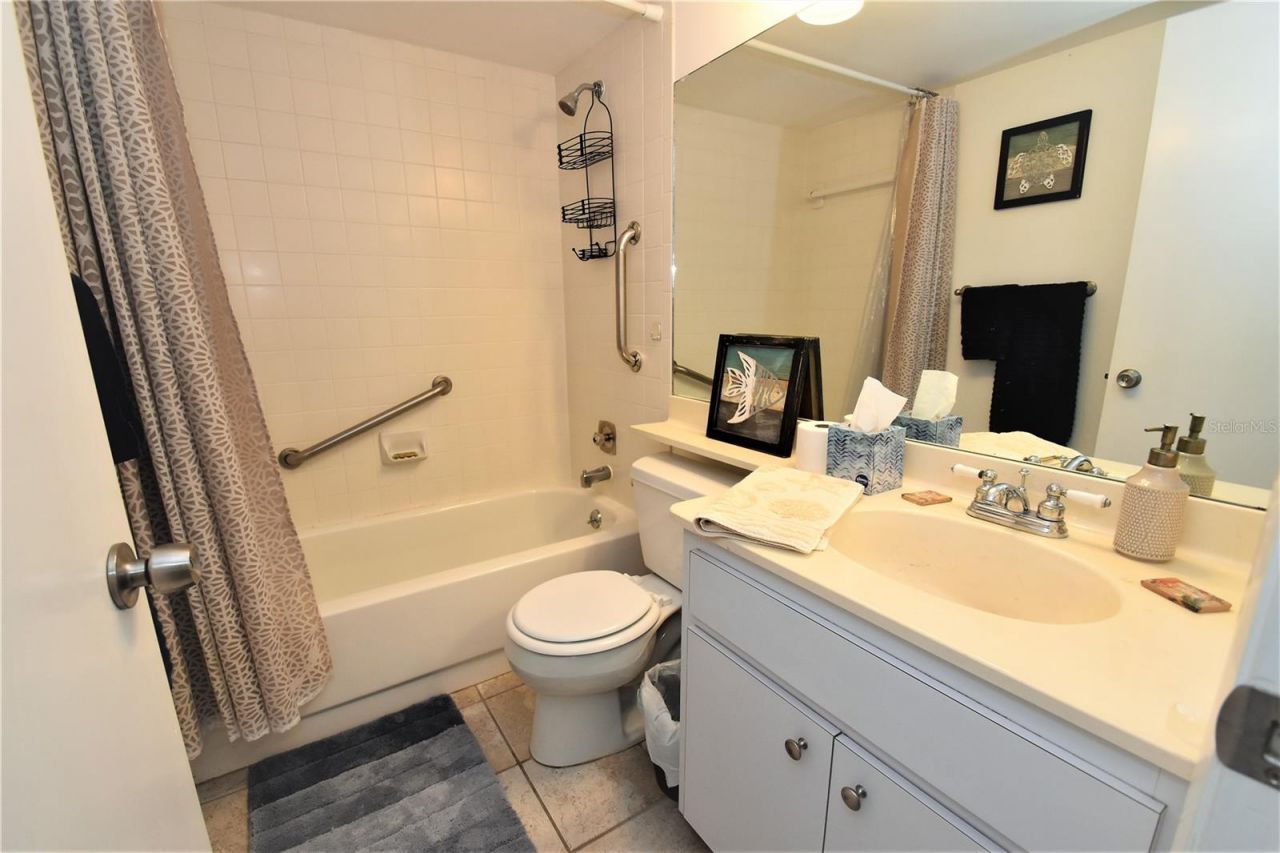 1712 Glenhouse Drive, Unit GL417, Sarasota, FL 34231 Photo