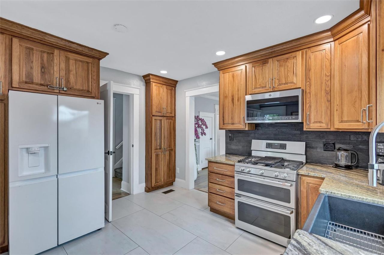 206 20th Street W, Bradenton, FL 34205 Photo