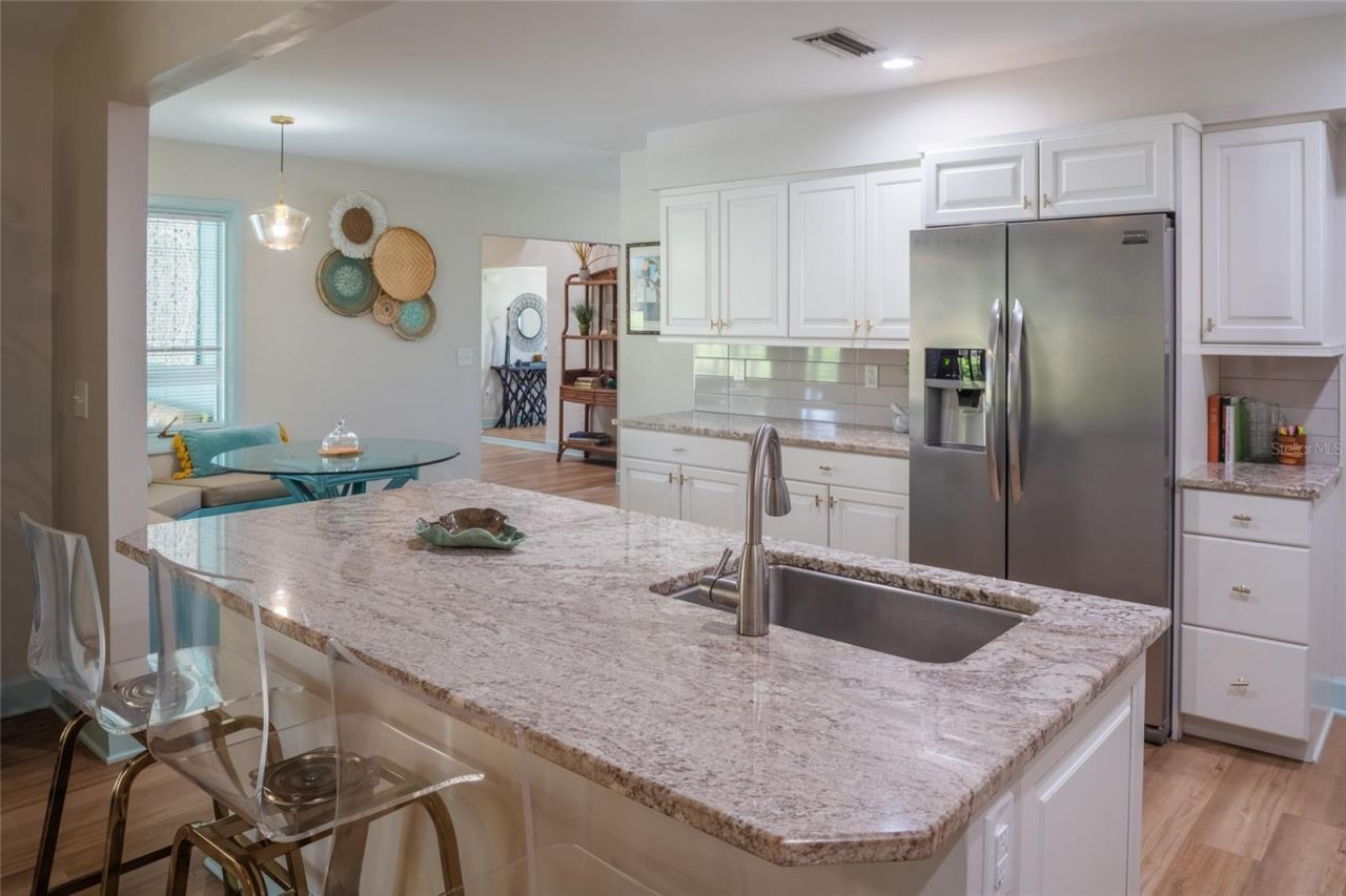 5005 Canterbury Drive , Sarasota, FL 34243 Photo