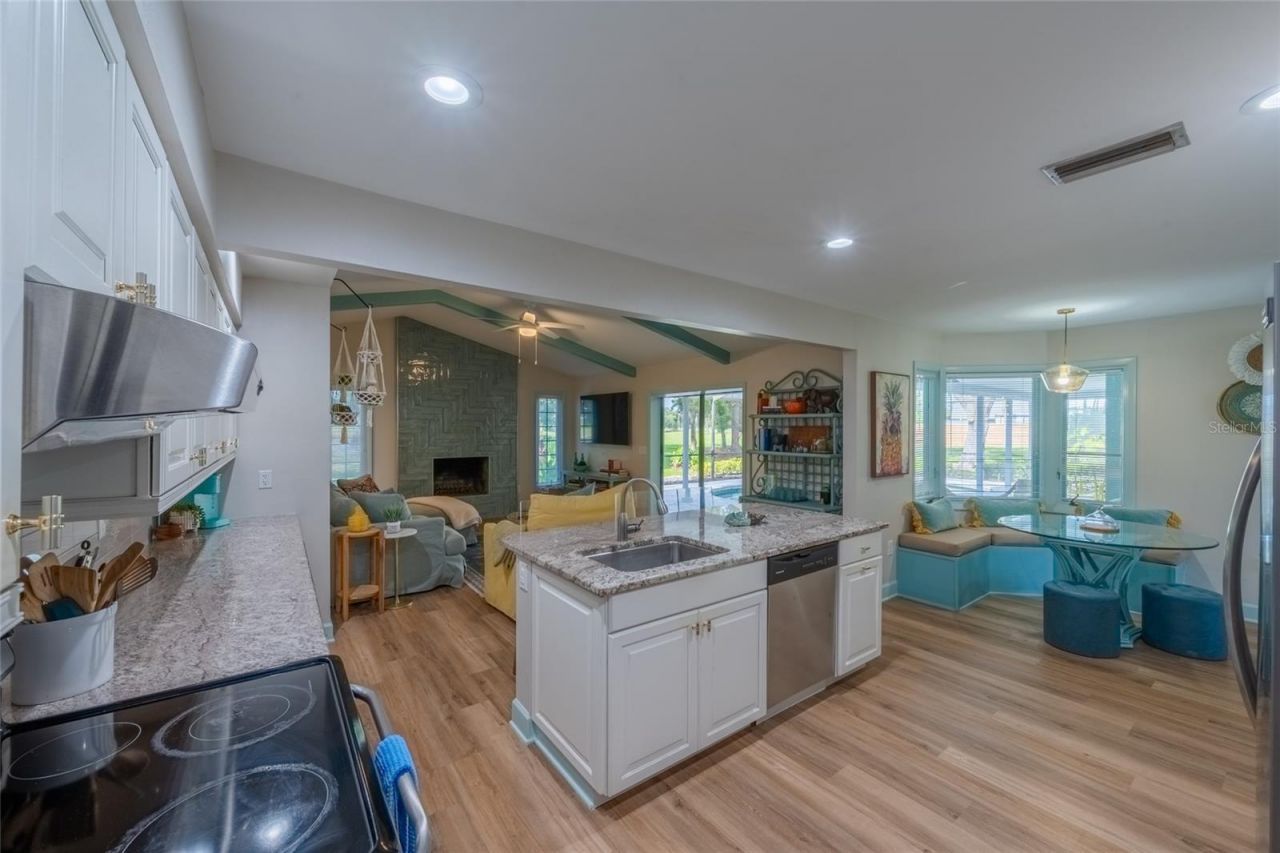 5005 Canterbury Drive , Sarasota, FL 34243 Photo