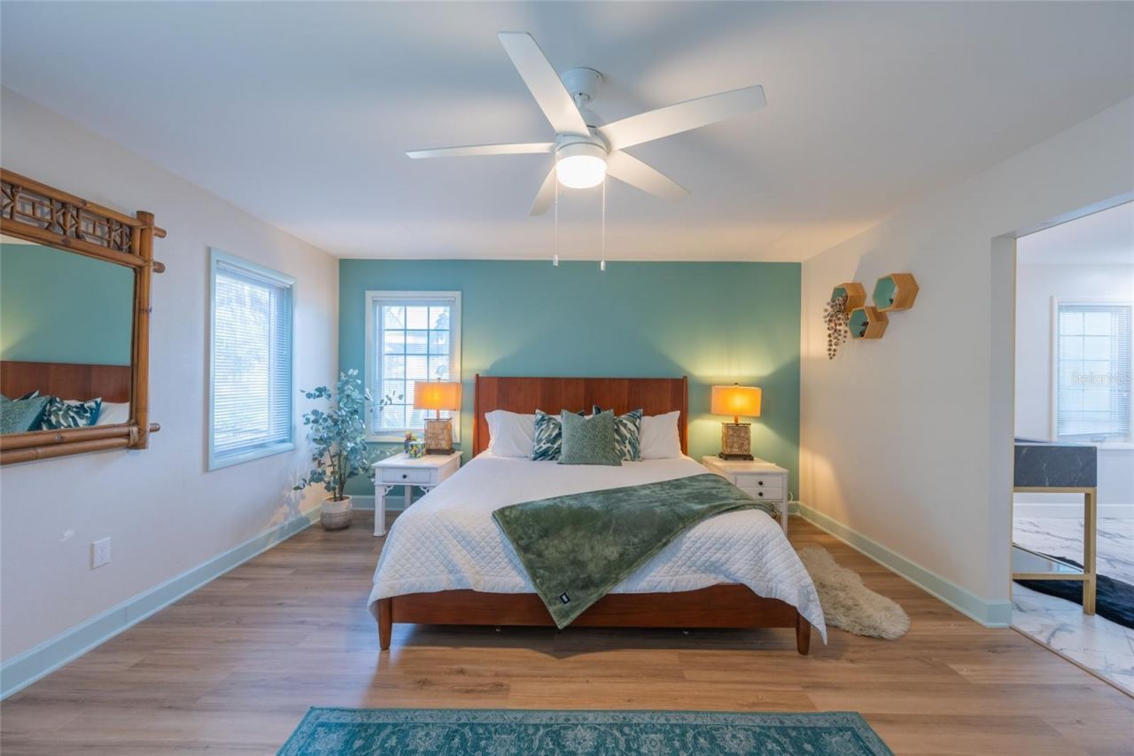 5005 Canterbury Drive , Sarasota, FL 34243 Photo