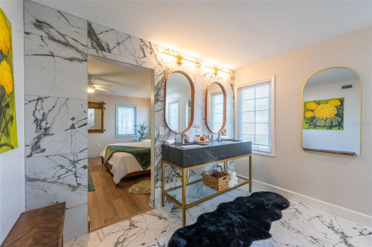 5005 Canterbury Drive , Sarasota, FL 34243 Photo