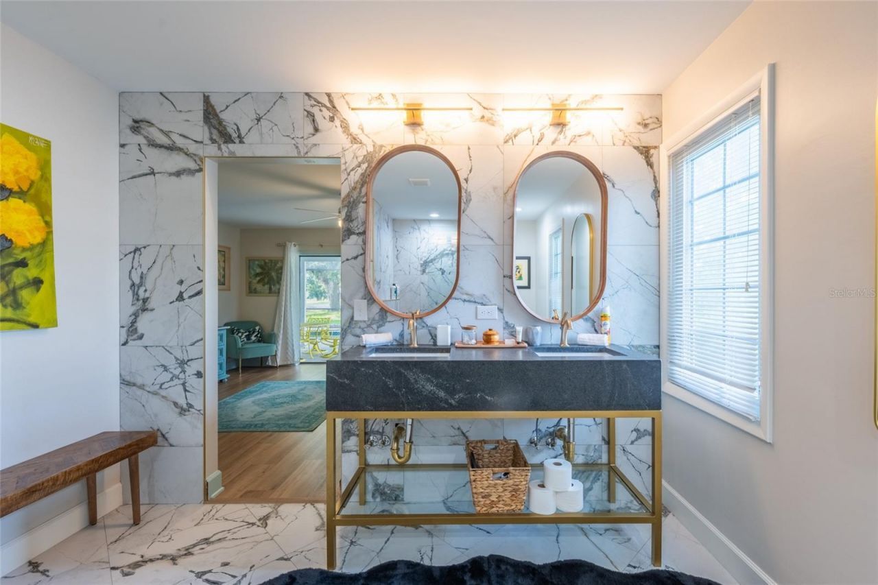 5005 Canterbury Drive , Sarasota, FL 34243 Photo
