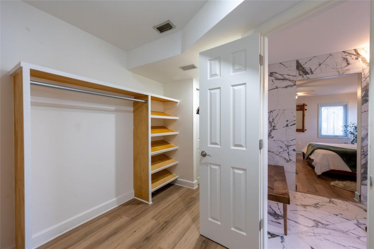 5005 Canterbury Drive , Sarasota, FL 34243 Photo