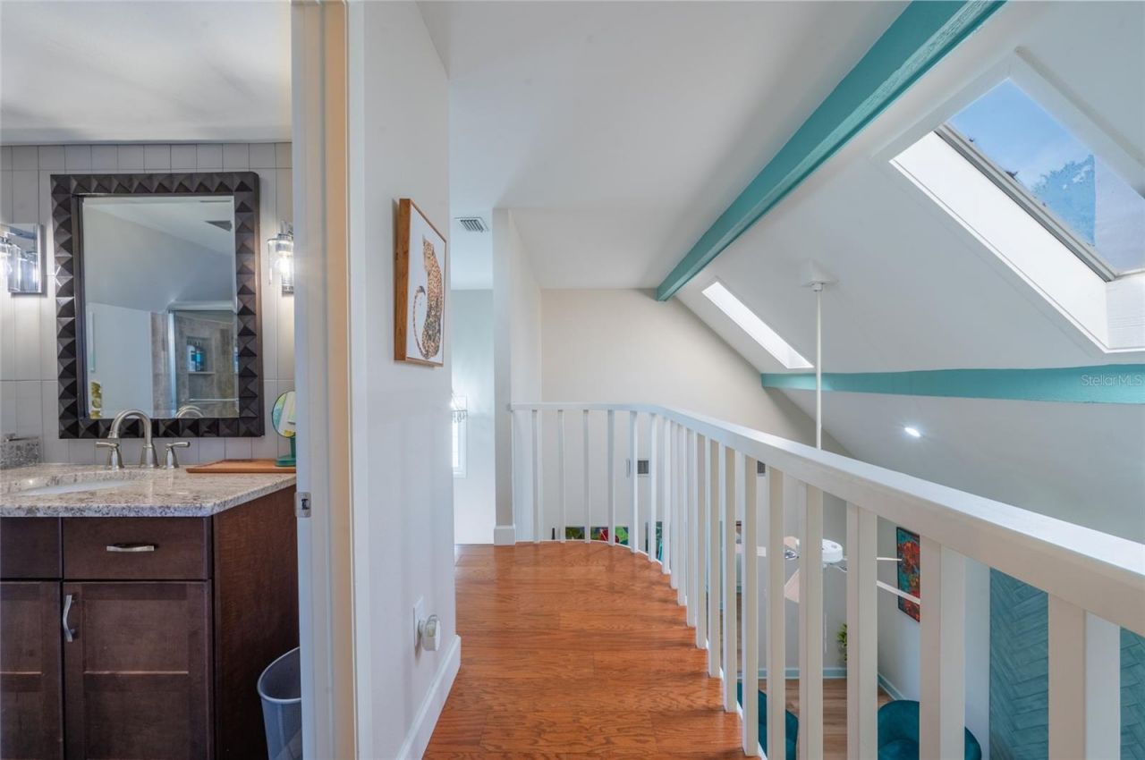 5005 Canterbury Drive , Sarasota, FL 34243 Photo
