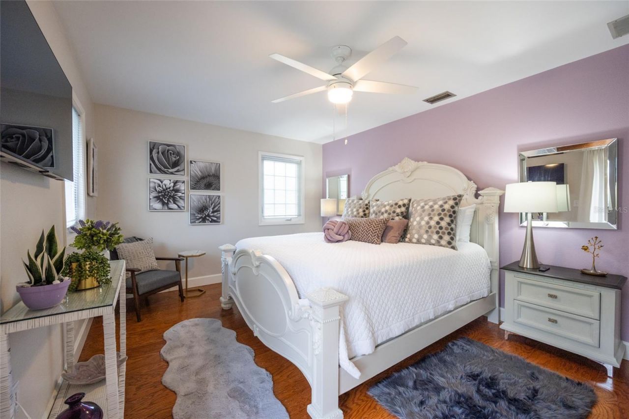 5005 Canterbury Drive , Sarasota, FL 34243 Photo