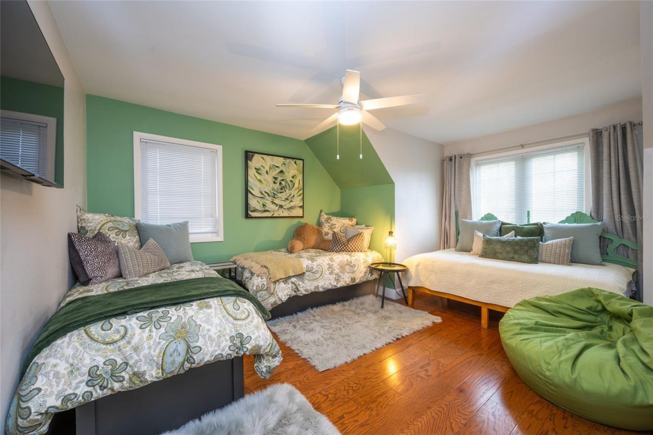 5005 Canterbury Drive , Sarasota, FL 34243 Photo