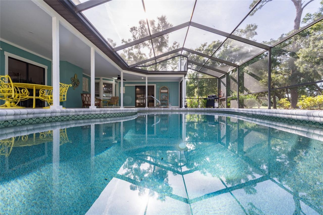 5005 Canterbury Drive , Sarasota, FL 34243 Photo