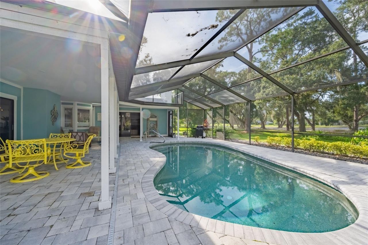 5005 Canterbury Drive , Sarasota, FL 34243 Photo