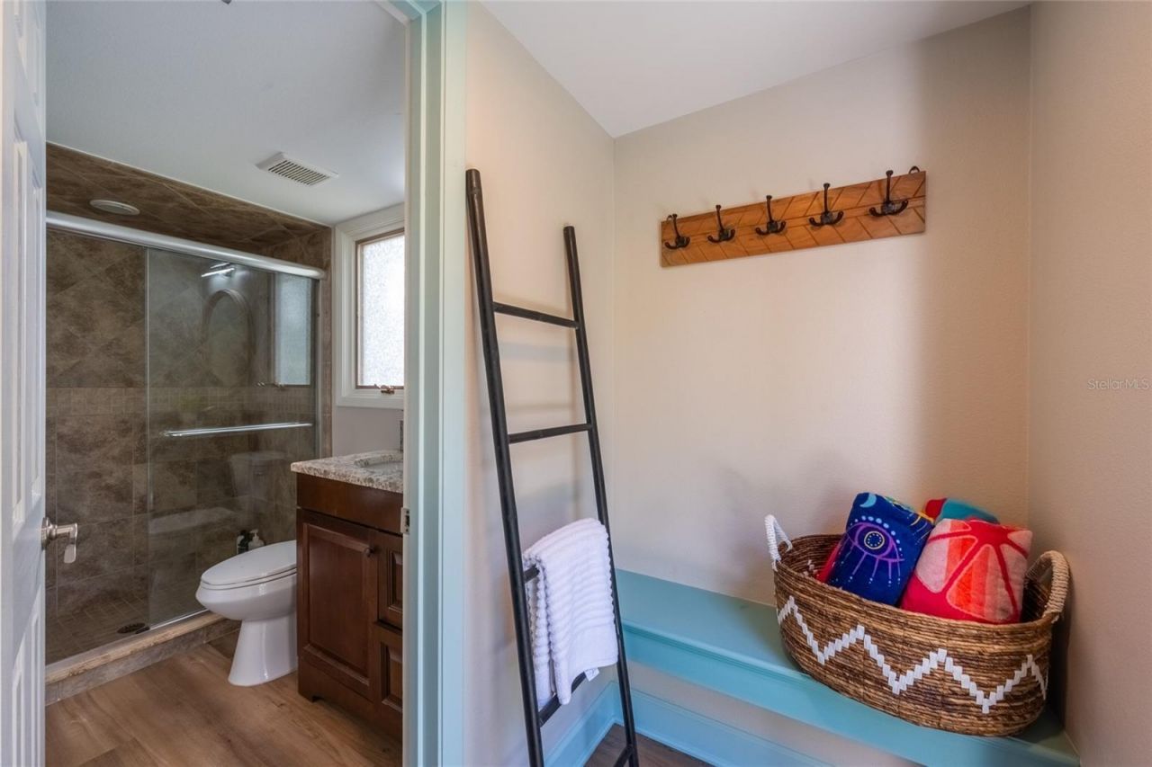 5005 Canterbury Drive , Sarasota, FL 34243 Photo