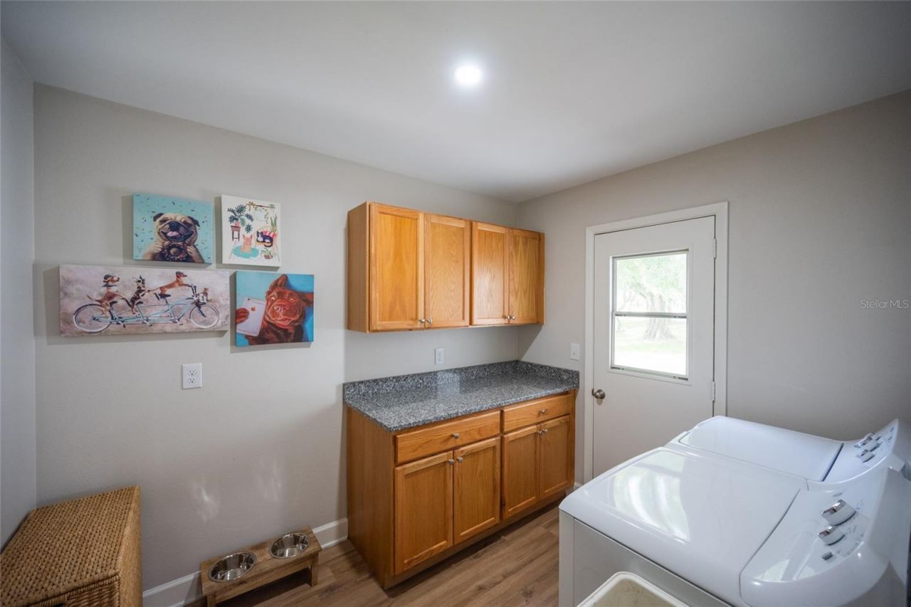 5005 Canterbury Drive , Sarasota, FL 34243 Photo