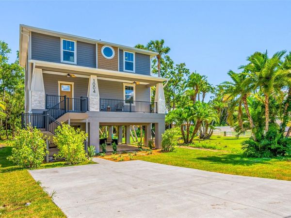 1004 W HENRY AVENUE, TAMPA, FL 33604