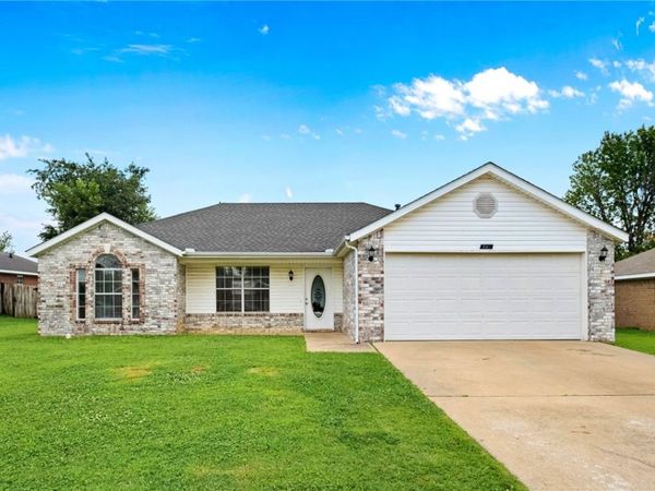 730 Patty Lane , Centerton, AR 72719