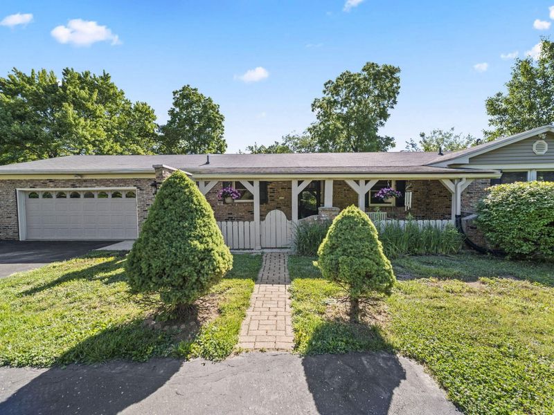 800 White Oak Drive, Springfield, OH 45504 Photo 5