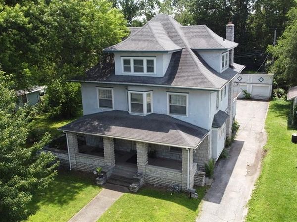 2211 E 69TH Street, Kansas City, MO 64132