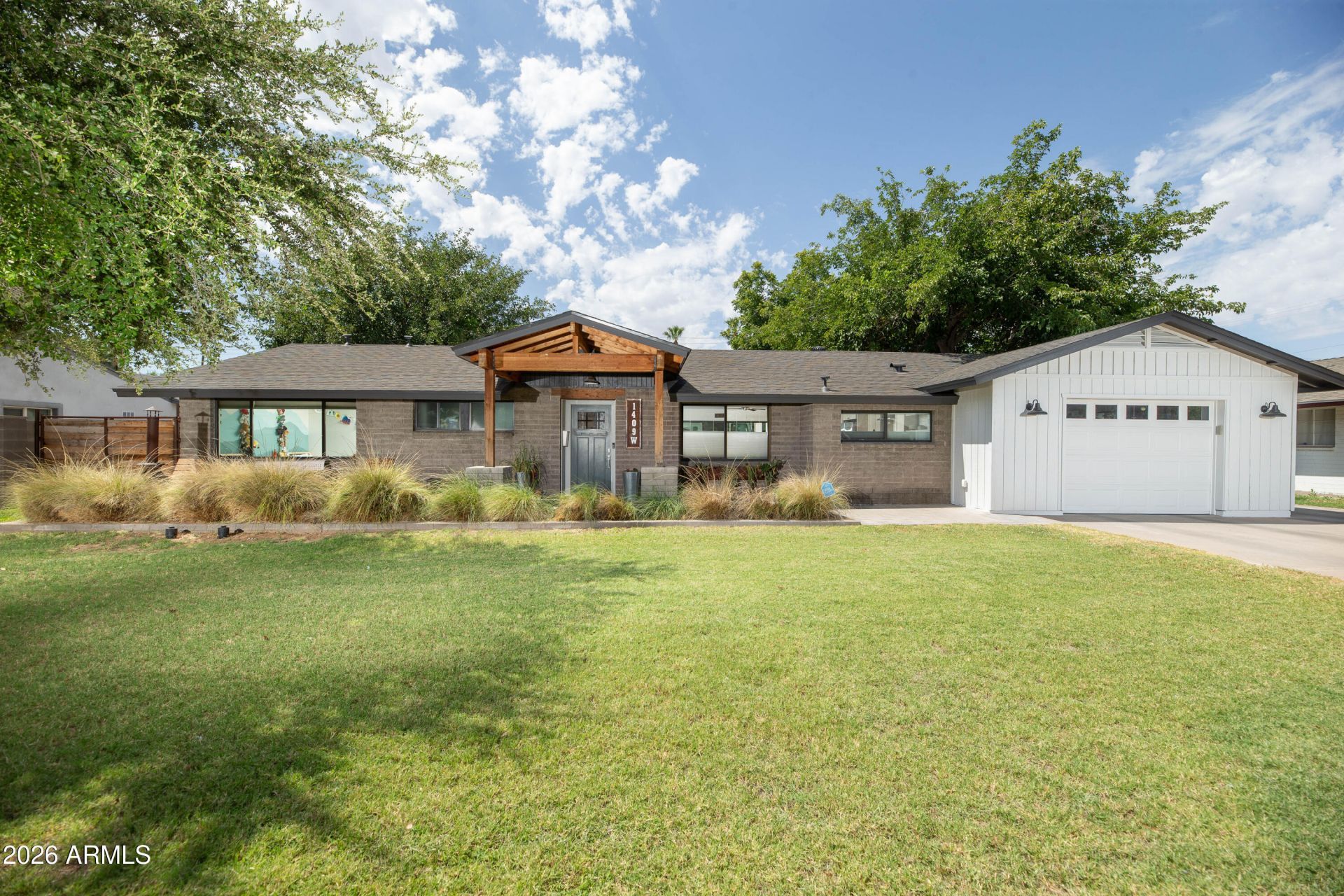 1409 W Rovey Avenue, Phoenix, AZ 85013 Main Photo